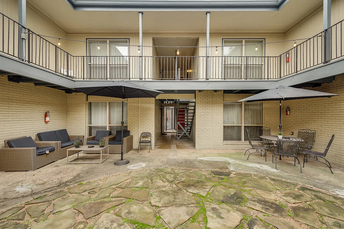 Floor plan 106