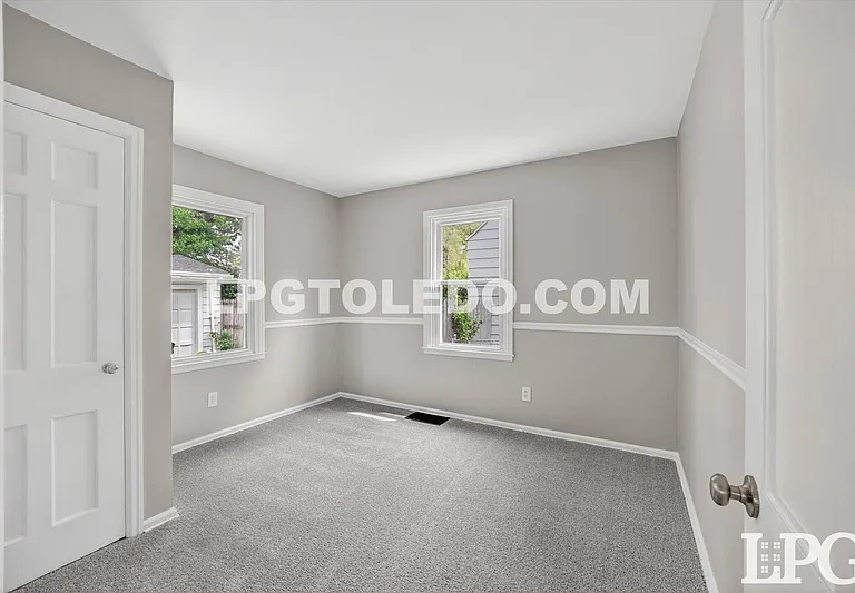 4406 Asbury Dr — Photo 18
