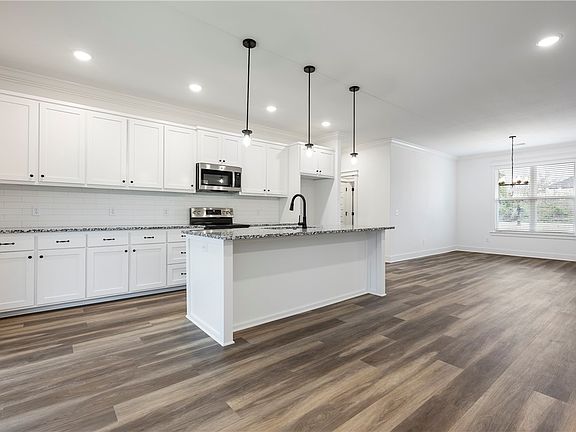 5th image of 26 Cannich Dr