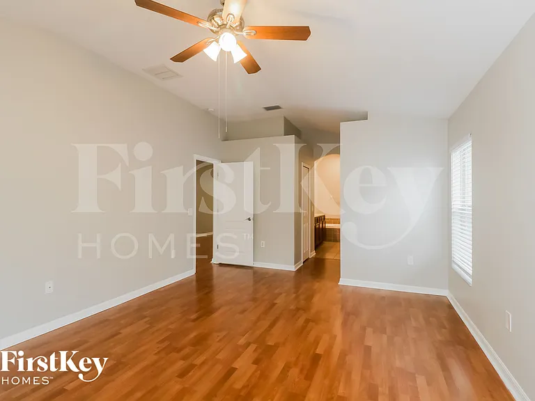 18416 Cypress Bay Pkwy — Photo 9