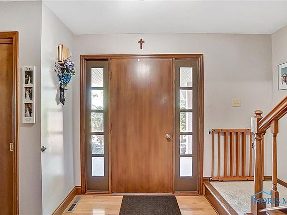 5th image of 461 Lynshire Ln
