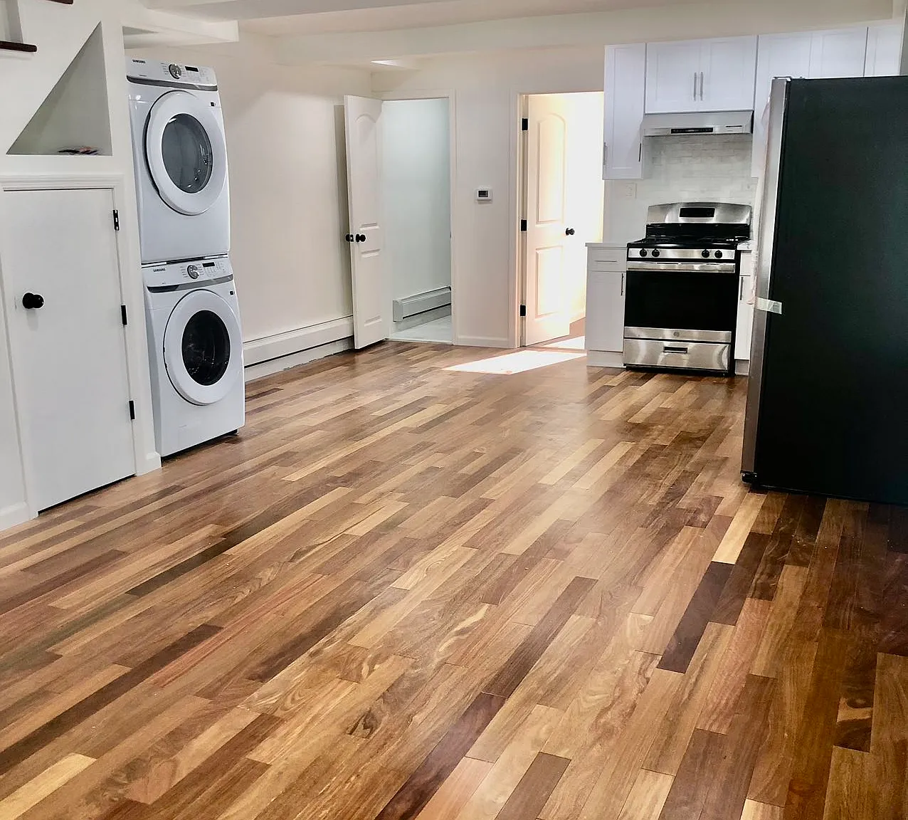 3 bed, 1200 sqft, $3,980 — Photo 3