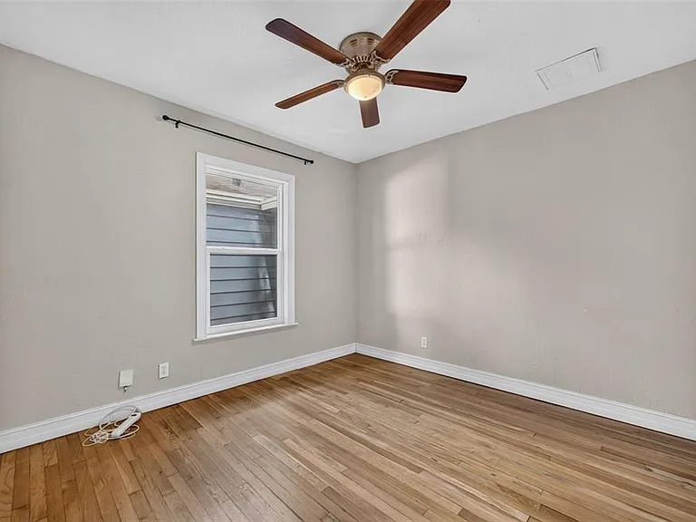 800 W Smith St — Photo 23