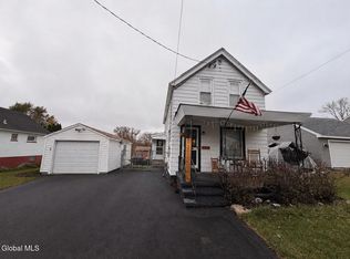 38 Oakland Ave, Amsterdam, NY 12010