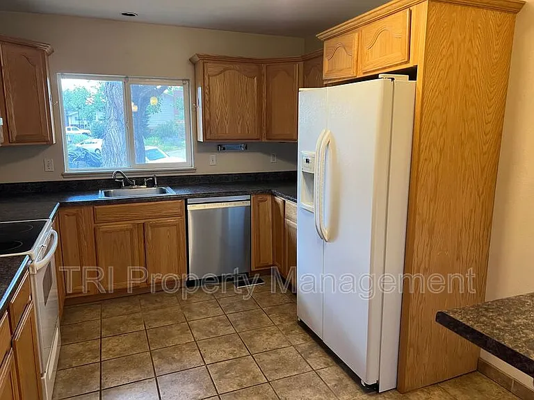 2501 Charolais Dr — Photo 3