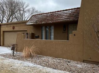 3012 Nutmeg Ln, Hutchinson, KS 67502