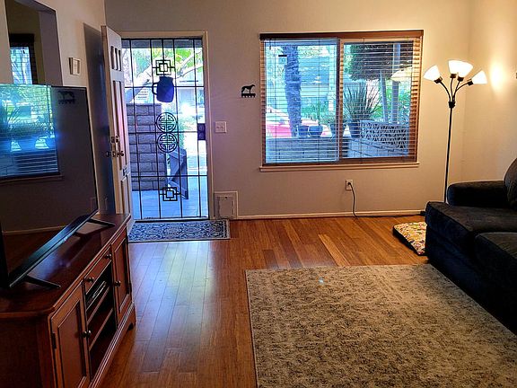 3rd image of 312 E Palmdale Ave