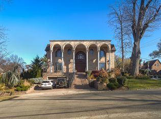 8321 Kent St, Jamaica, NY 11432