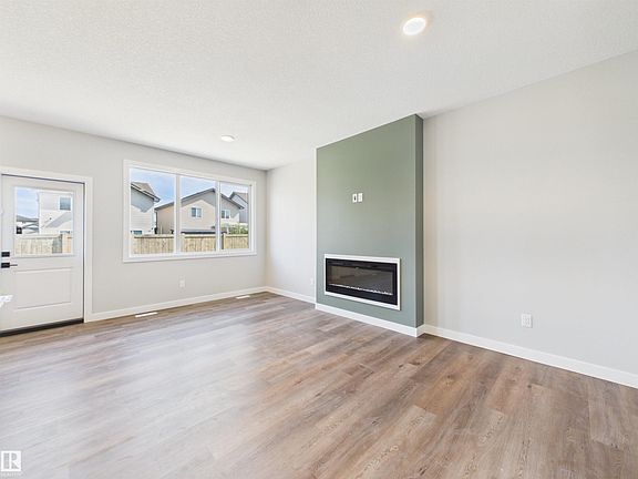 4th image of 139 Caledon Cres
