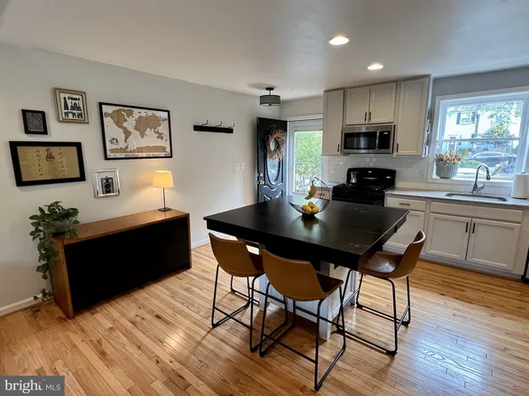 2952 Sycamore St, Alexandria, VA 22305