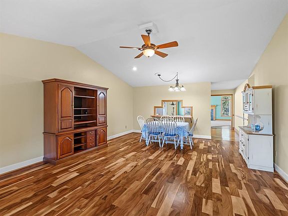 4th image of 3609 War Admiral Dr