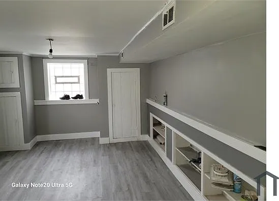 9676 S Oglesby Ave — Photo 3