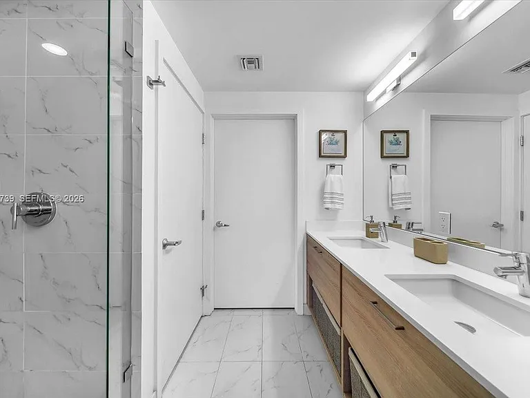 16385 Biscayne Blvd #1104 — Photo 14