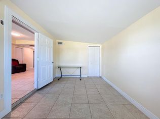 636 Hibiscus Dr, Royal Palm Beach, FL 33411