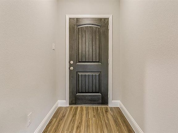 4th image of 1403 Warringwood Dr