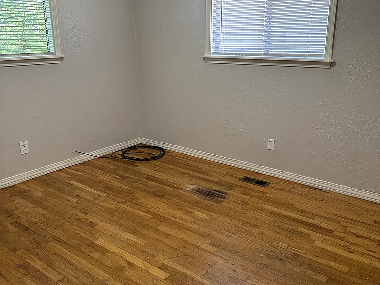 3605 W Moore St — Photo 4