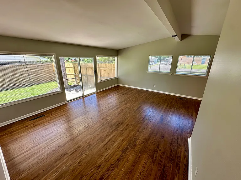8106 Royal Dr — Photo 20