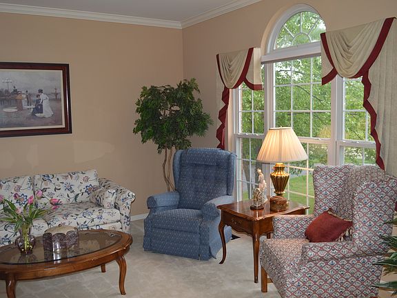 4th image of 5272 Larkspur Ln
