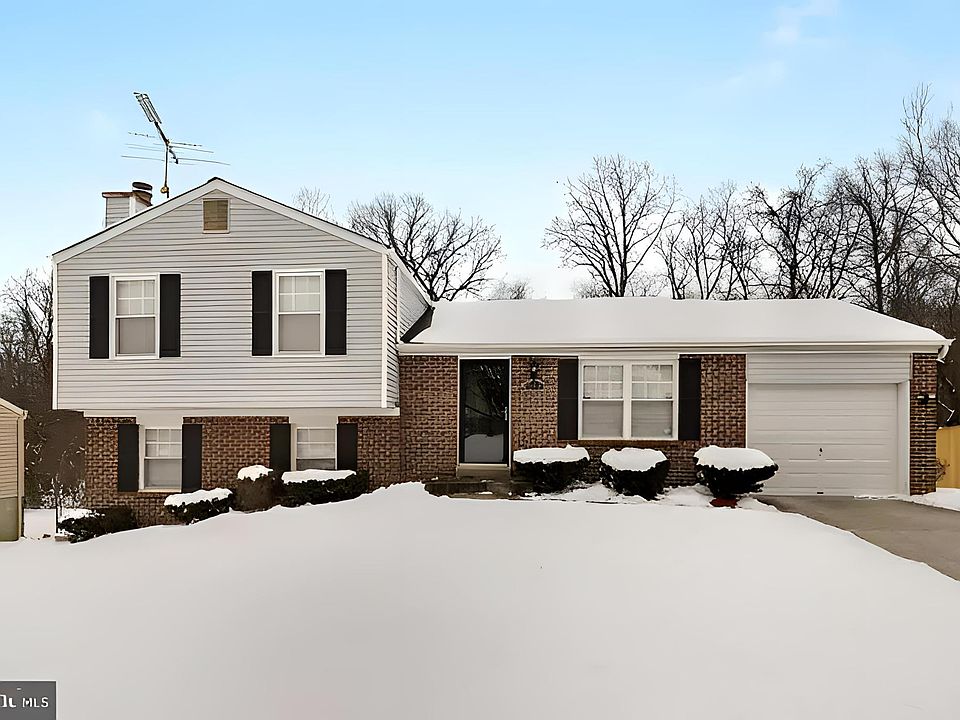 1st image of 702 New Orchard Pl