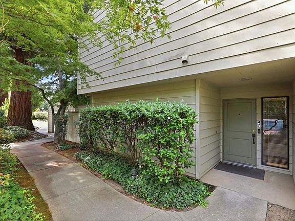 3rd image of 750 Lincoln Rd APT 47