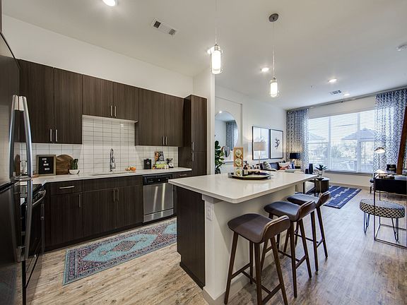 3rd image of 1108 7th Ave APT 513
