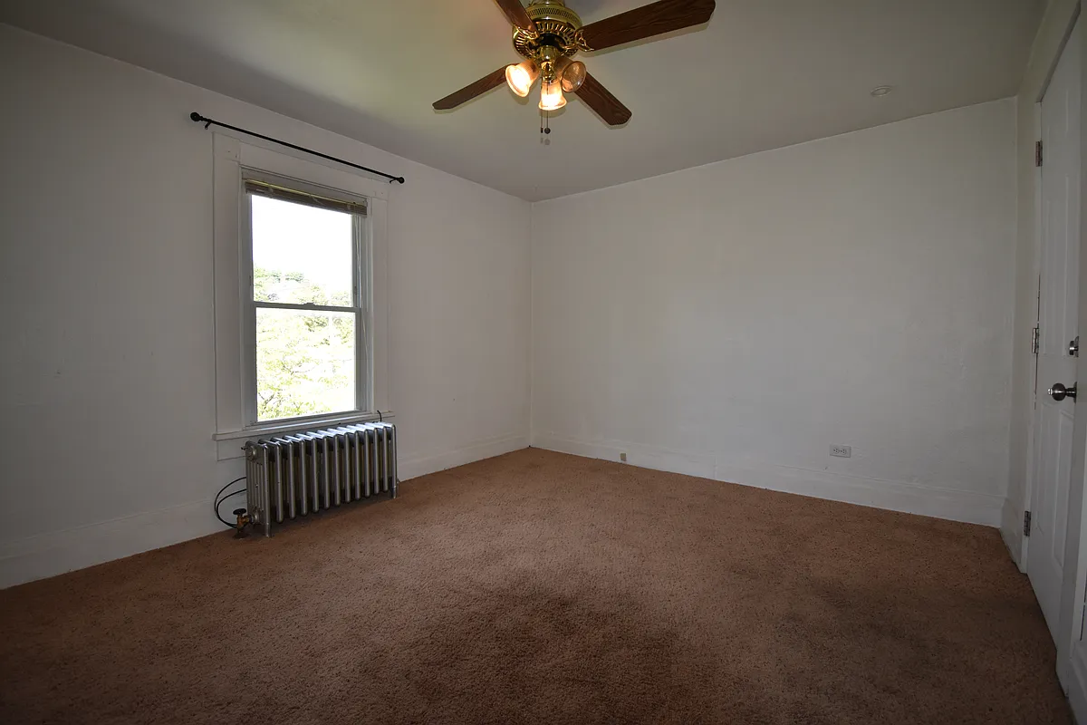 Building Photo - 638 Pittsburgh St #2