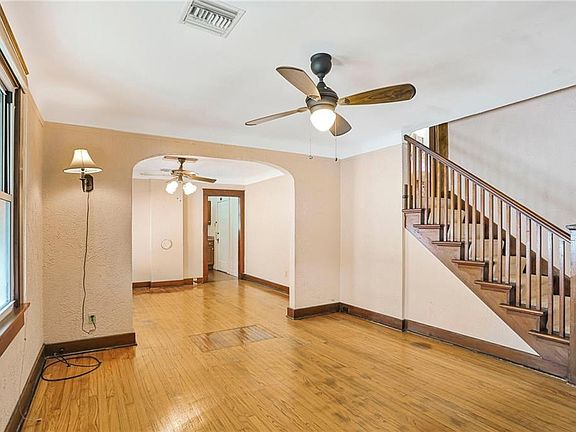 5th image of 215 Nashville Ave
