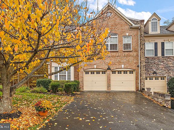 2nd image of 1279 Brookstone Dr