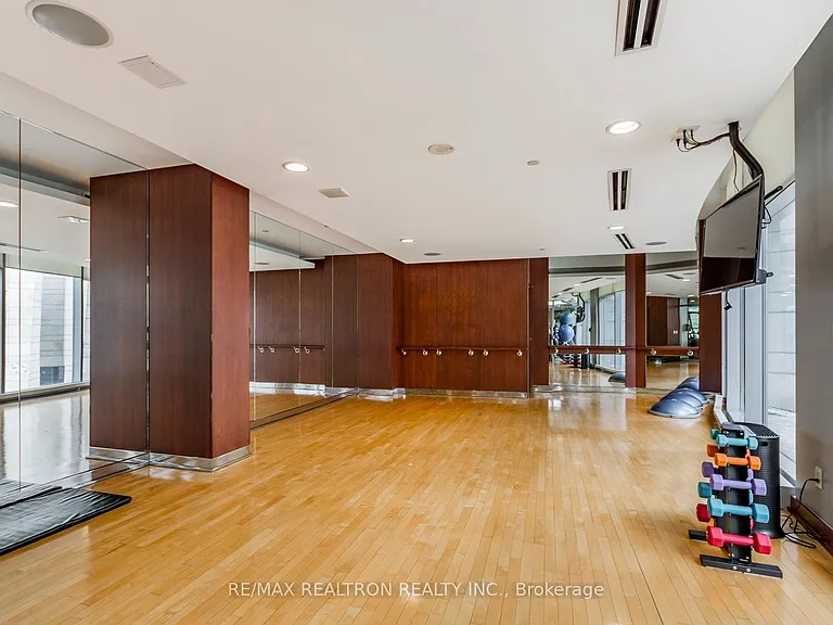 2181 Yonge St #2001 — Photo 18