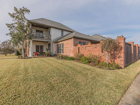 4th image of 213 Edinburgh Dr