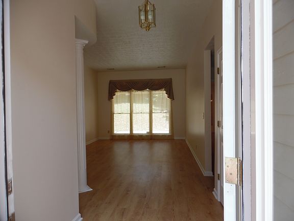 3rd image of 1895 Grouse Ct