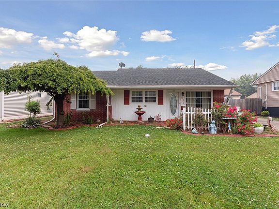 3rd image of 2233 Eastlawn St