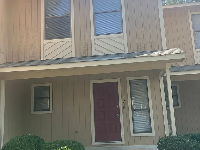 1218 Huntsman Ct — Photo 1