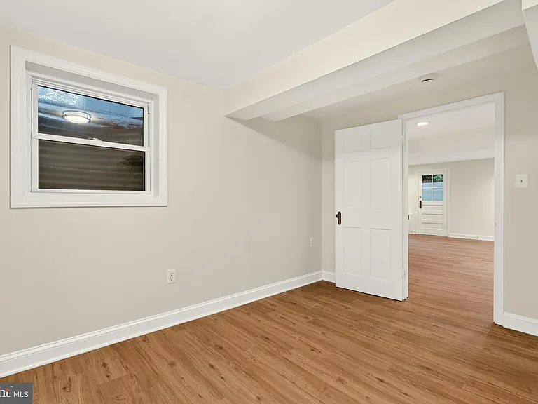 2375 N Vernon St — Photo 64