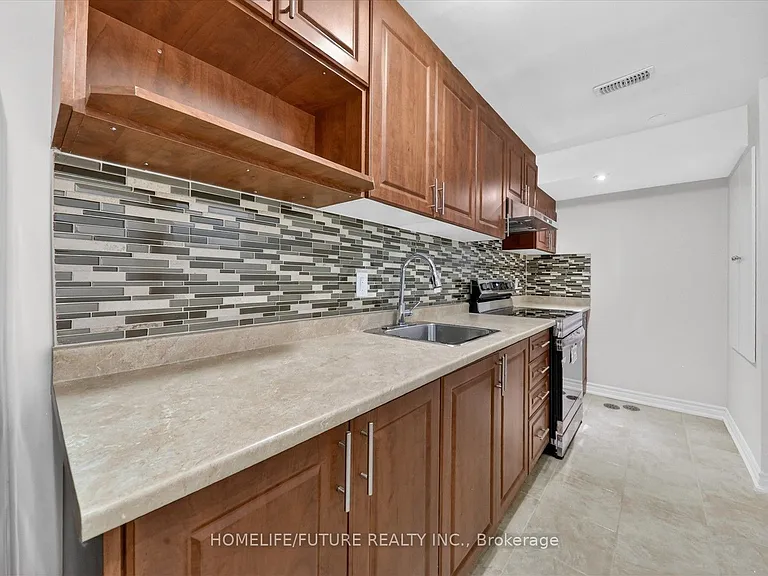 70 Tozer Cres #BASEMENT — Photo 10