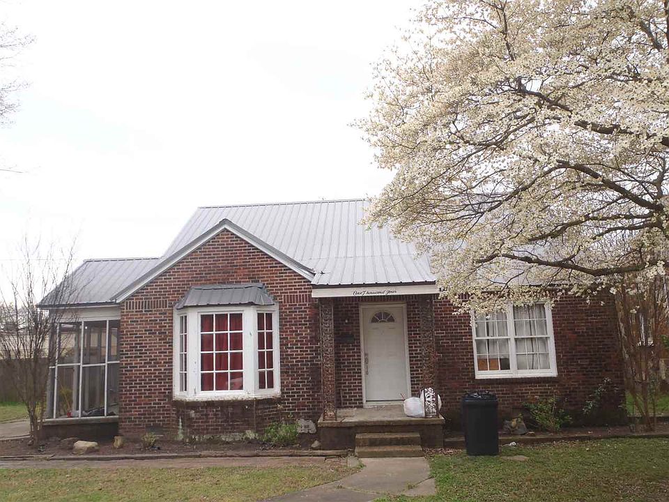 1st image of 1004 Holden Ave