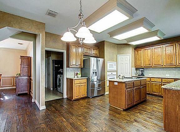 4th image of 3337 Teresa Dr