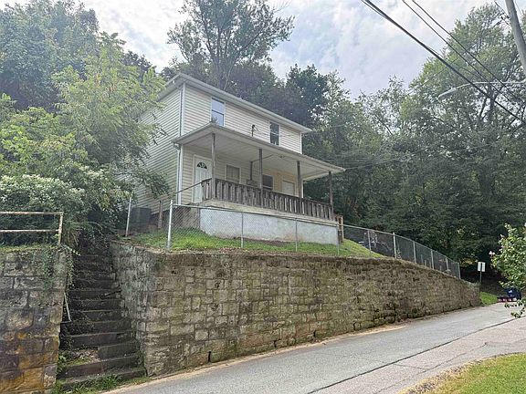 3rd image of 520 Deal St