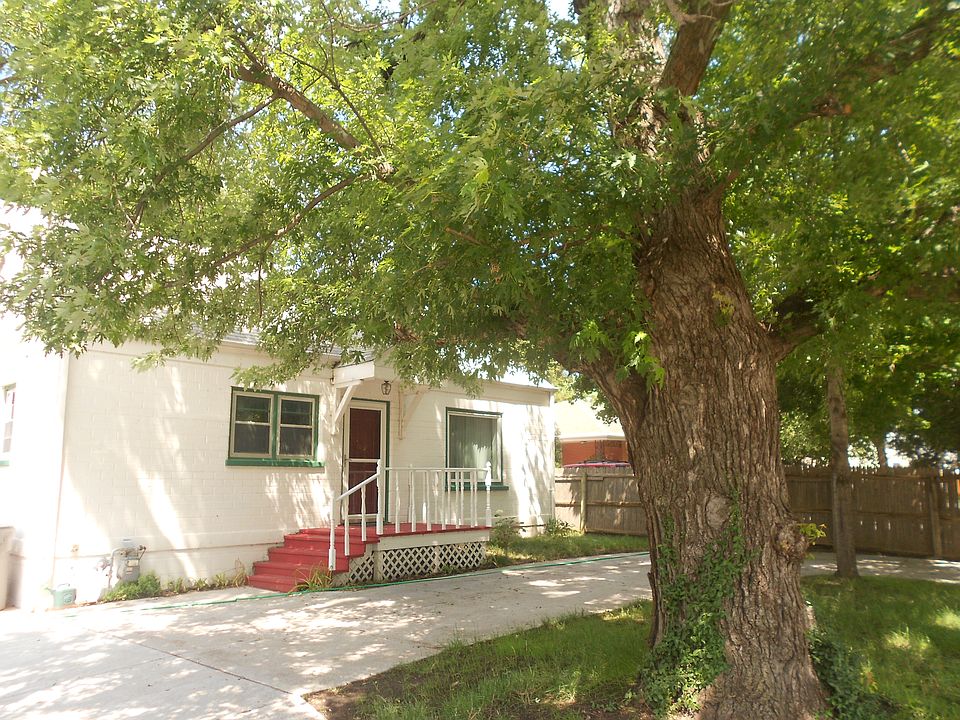Horseshoe driveway