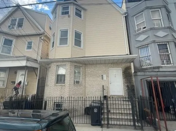 148 Parker St, Newark City, NJ 07104