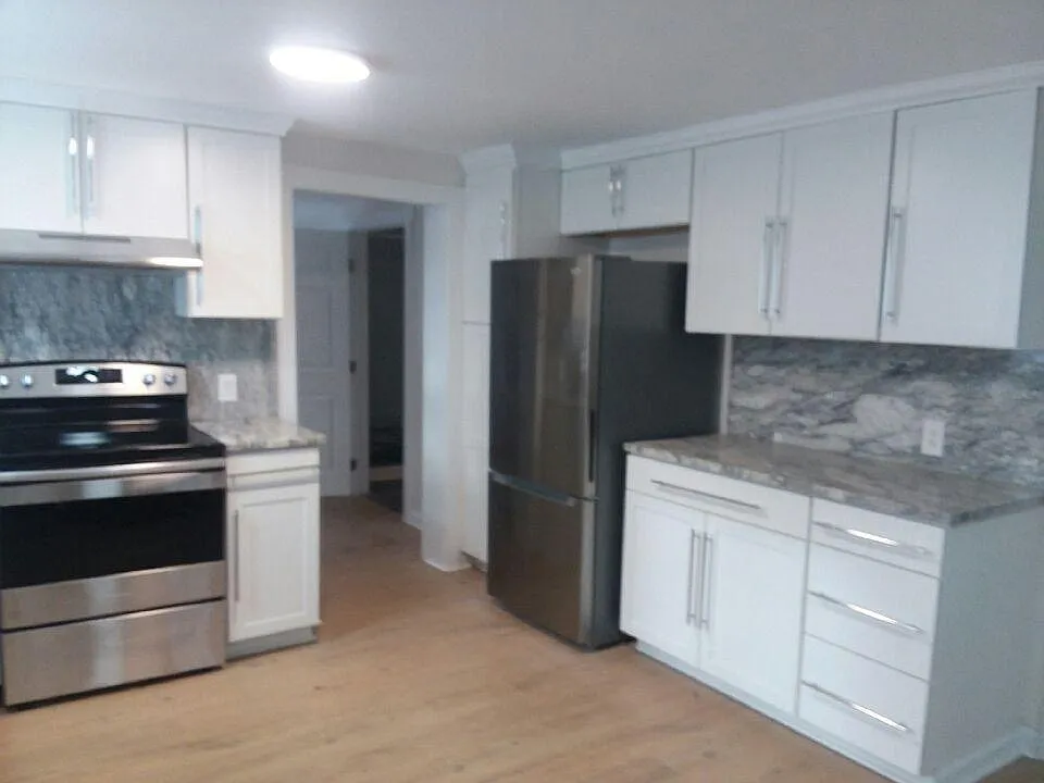 119 E Wilson St — Photo 3