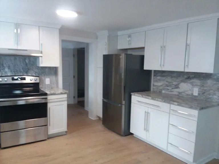 119 E Wilson St — Photo 3