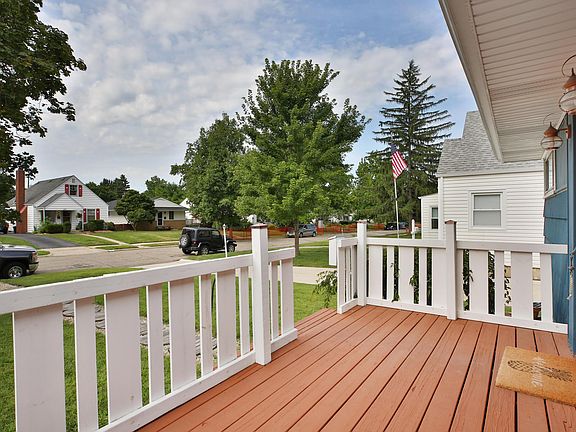 3rd image of 668 E Royal Forest Blvd