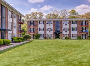 Eden Prairie Apartments, Carpentersville, IL 60110