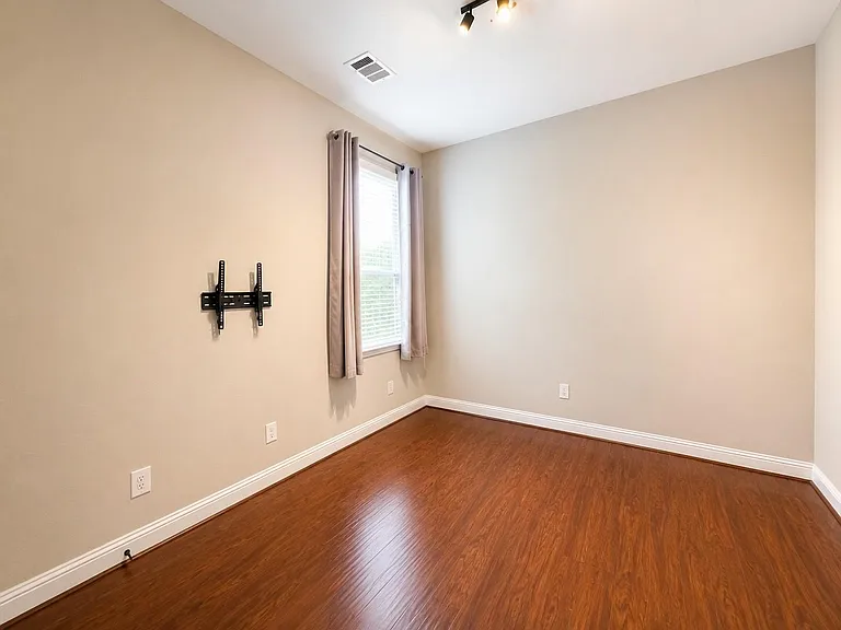 127 Lindenberry Cir — Photo 24