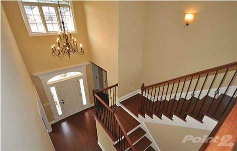 6703 Station View Foyer