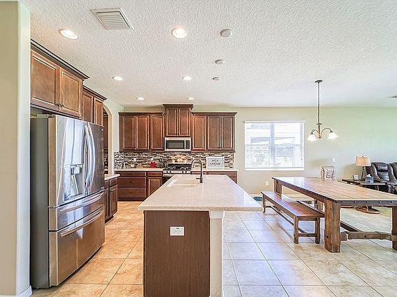 4th image of 17558 Buckingham Garden Dr