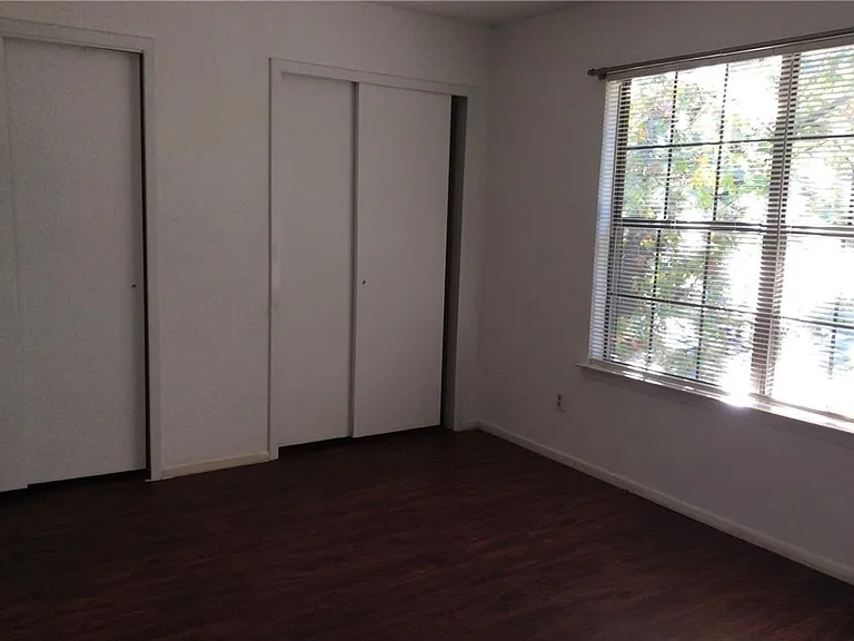 852 W Collins St — Photo 6