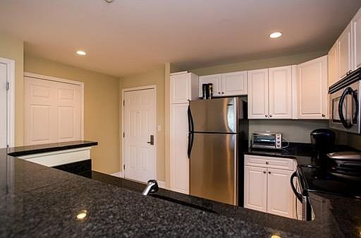 5th image of 10 Seaport Dr APT 2603