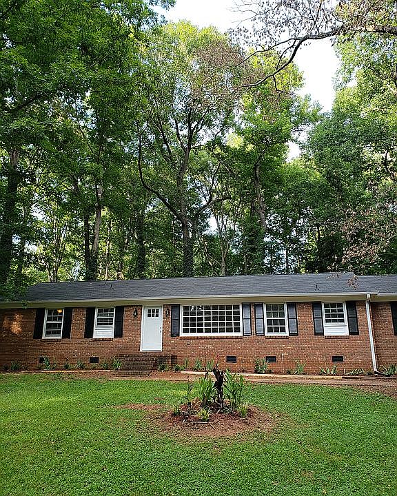 1st image of 40 Annandale Dr